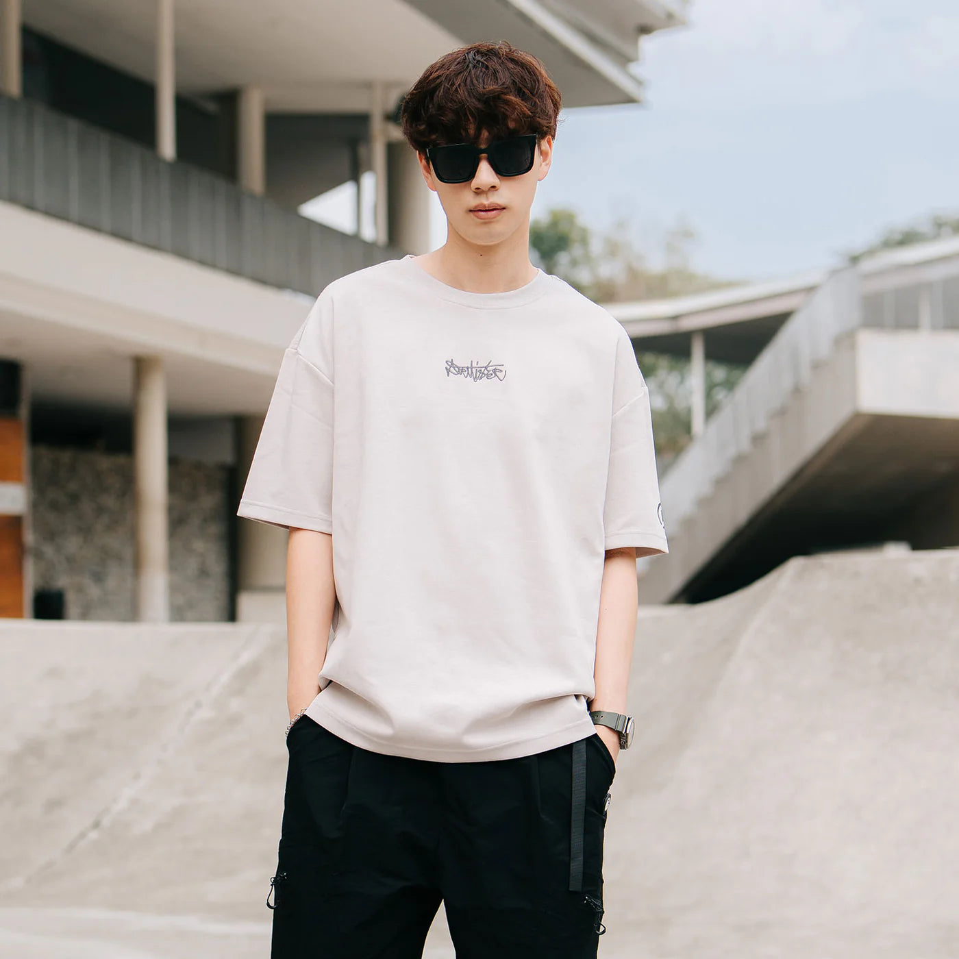 Signature Motif Broad Tee